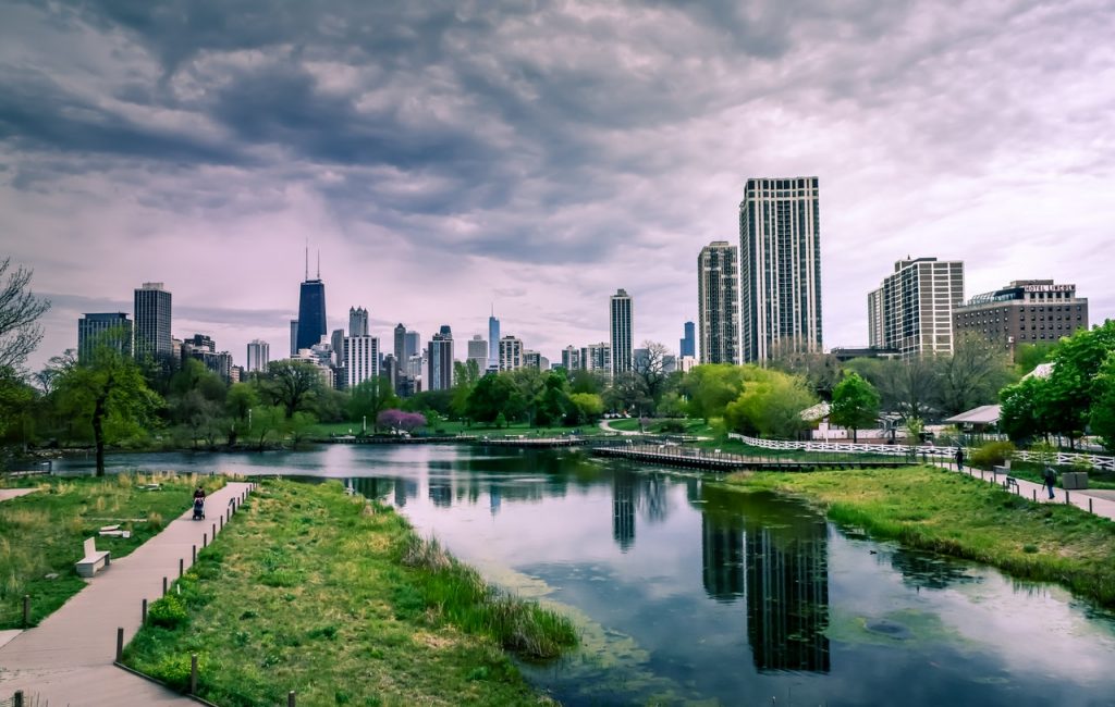 :river-near-city-buildings-under-cloudy-sky-1209978.jpg